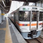 JR東海道線「富士」駅より２両編成の身延線に乗車し、西富士宮駅へGO(^^)/
