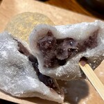 赤福 - お餅がモチモチして、中の餡も美味しい〜
