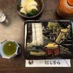 八ツ目や にしむら 目黒店 - フタに目黒不動のイラスト