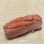 鮨 功 - 大トロ炙り 口に入れた瞬間に溶けました…