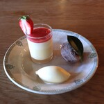 さじこよみ - 干柿のveganチョコクリーム詰め　豆乳ジェラート & プラス450円の大寒タマゴのプリン