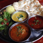 タンドールバル カマルプール - ランチ  カレー三種類＋プレーンナン