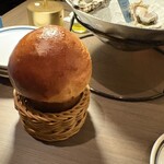 Oyster bar & Bistro Wharf - 焼きたてブリオッシュ