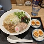 かかし - 塩ラーメン　大盛り　TP ワンタン、味玉２つ