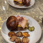 OVERWHELM HAMBURGER & BAR STAND - 