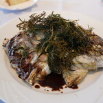 アル・ケッチァーノ  - 鯛の兜焼き：サービスにて