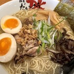 麺屋 だいくう - 博多味玉中華そば大盛り880円！