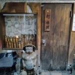 吟八亭 やざ和 - 一階入口右側に「打場」