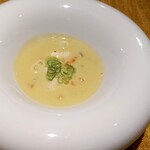 Yd'or - 白子を浮かべた旬のポロ葱のポタージュ