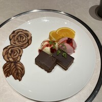 馬車道 de 焼肉 DOURAKU CORRIDA 北仲ブリック＆ホワイト店 - 