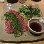 ぬる燗佐藤 - 米沢牛のレア炙りポン酢
