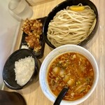 隆勝 - 