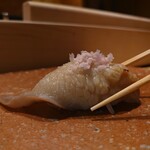 鮨 江藤 - ホッキ貝/桜塩