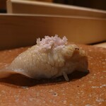 鮨 江藤 - ホッキ貝/桜塩