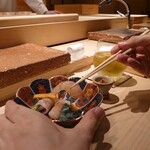 鮨 江藤 - メジナ昆布締め/カラスミ/富山県産ボタンエビ