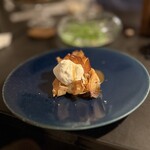 LAINE INAMURAGASAKI - カスタードとリンゴの熱々クルスタッド