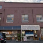 Ramen FeeL - 結構デッカイ建物なんですよねあ