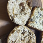 Ono Pan - 無花果全穀貝果-斷面特寫