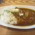 Kichi--Kichi - そして私の頼んだギュウースジバターカレー７５０円。

カタカナで書いてあったんで料理が来るまでどんなカレーだろうとワクワクしてましたがよく考えると牛筋バターカレーですね。
