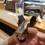 亀甲鮨 - コハダは手渡しで