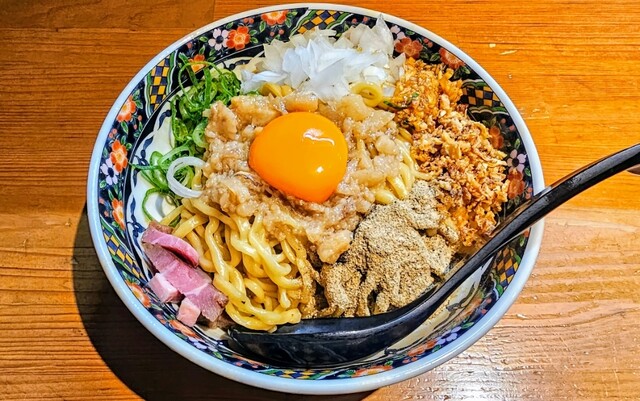 Noodle oil shop Tiger wing｣として期間限定油そば&混ぜそば専門店に