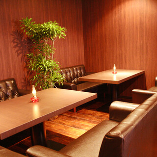 当店向かい姉妹店パール・デュ・ラクの【VIPソファ完全個室】利用可能！2～4名様