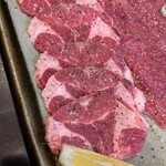 炭火焼肉 にく式 すすきの店 - 