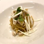 SALONE 2007 - 兎と胡桃とマジョラム（ハーブ）とリコッタサラータ（細長く削った白いチーズ）