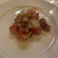 ベンジャミンステーキハウス 六本木 - タマネギとトマトのサラダ！これは美味い