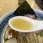 中華そば よしかわ - 透き通った煮干し香るスープ