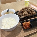 牛角焼肉食堂 - 牛カルビ焼き定食（肉2倍）￥１５６２