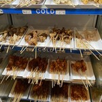 大重慶 - いろんなお肉串コーナー。ホルモン豊富です。