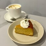 Khagee Cafe - ・パンプキンスパイスラテ(HOT)
・かぼちゃチーズケーキ