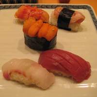 銀座寿司幸本店 丸ビル店 - 握り五貫