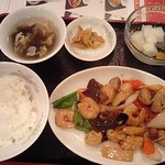 中国広東料理 萬成園 - ランチ：海老とイカの炒め