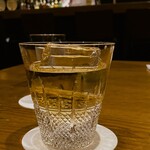 カーヴ - シングルモルトをロックで！