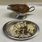 かれーの店 うどん  - オイスター薬膳グレート、ご飯大盛り、チーズ、スパイシーひき肉、焼トマト