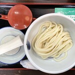 手打うどんたぐち  - しょうゆうどん¥650内　大根おろしがおもしろい。麺は固く幅に大小ありボロボロのものも多い。YouTubeで見たが高瀬町の渡部で修行されて材料も作り方もそのままとのことだが。