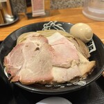 松戸中華そば 富田食堂 東千葉 - レア寄りのチャーシュー美味しい