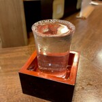 どぜう・四季料理 やぶや - 島田が誇る地酒、大村屋酒造場のフラッグシップ『おんな泣かせ』を冷酒で。
      純米大吟醸らしいフルーティさは日本酒初心者にも飲みやすい(^^)その銘のとおり、女性ウケ抜群のお酒です♪