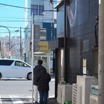 弘明寺丿貫 - 店横待ち人一人