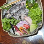 飴源 - ヤマメの刺身と彩り野菜