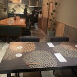 手鞠鮨と日本茶 宗田 - 店内　テーブル席