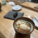 鮨なかもと - 赤だし〜玉〜