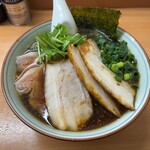 春紀 - たまりじょうゆらーめん　肉増し4枚