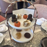 ベージュ アラン・デュカス 東京 - 