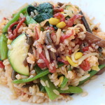 焼肉 セナラ - 和牛ユッケビビンバ（スープ付・徳島県産玉子「和の究極」使用）「保健所認定の生食用ユッケで提供しております。こだわりの徳島県産玉子「和の究極」を使用し更に美味しくなりました。」※メニュー表記通り，卓上コチュジャンかけ，セルフかき混ぜ後