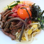 焼肉 セナラ - 和牛ユッケビビンバ（スープ付・徳島県産玉子「和の究極」使用）「保健所認定の生食用ユッケで提供しております。こだわりの徳島県産玉子「和の究極」を使用し更に美味しくなりました。」※メニュー表記通り
