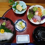 割烹 福寿司 - 料理写真:ランチ海鮮丼(1500円・税別)