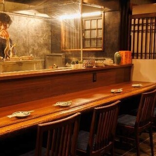 【カウンター席｜2名様×3卓恋人とのデートやご友人同士のサシ飲みにおすすめです。